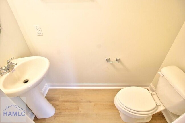 Building Photo - 149 W Franklin St