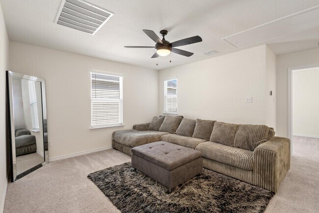 Building Photo - 4631 Otra Otra Dr