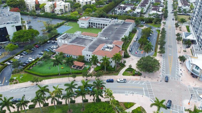 Building Photo - 5300 Paseo Blvd