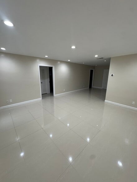Living/dining room - 4308 Harrison St