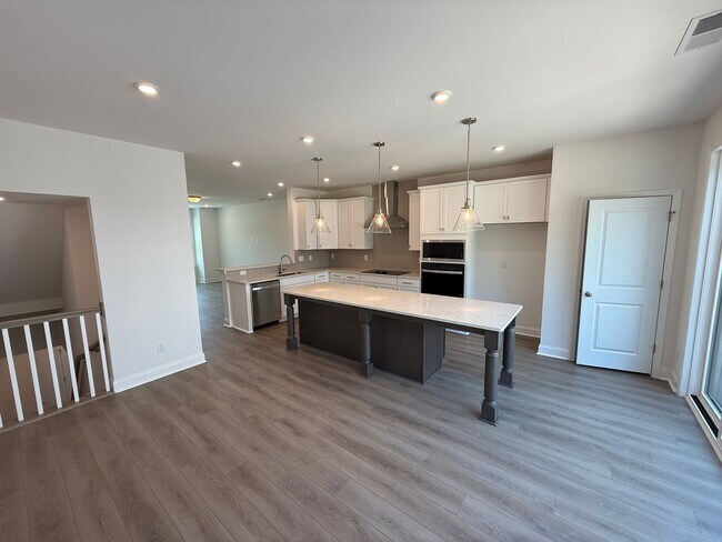 Building Photo - Brand New Townhome in Ballantyne!!