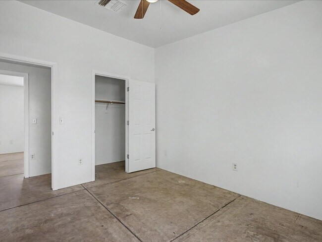 Building Photo - 81 E Laguna St