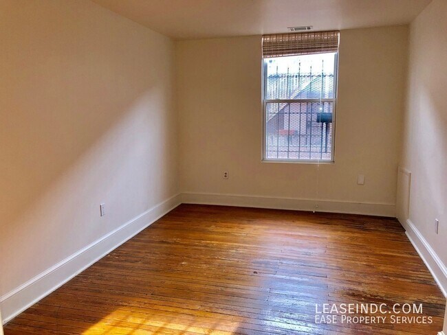Building Photo - 1708 3rd St NW