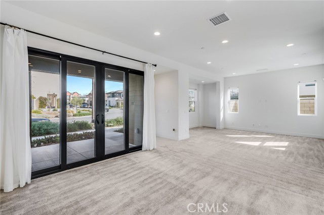 Building Photo - 106 Draw