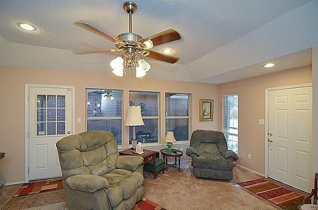 Building Photo - 3112 Fairfield Dr
