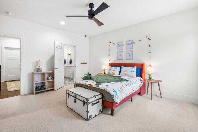 Building Photo - Incredible 5BD, 5BA North Raleigh Home with Bonus Room and Exercise Space