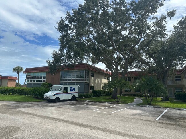 Building Photo - 2/2 Furnished 55+ Condo