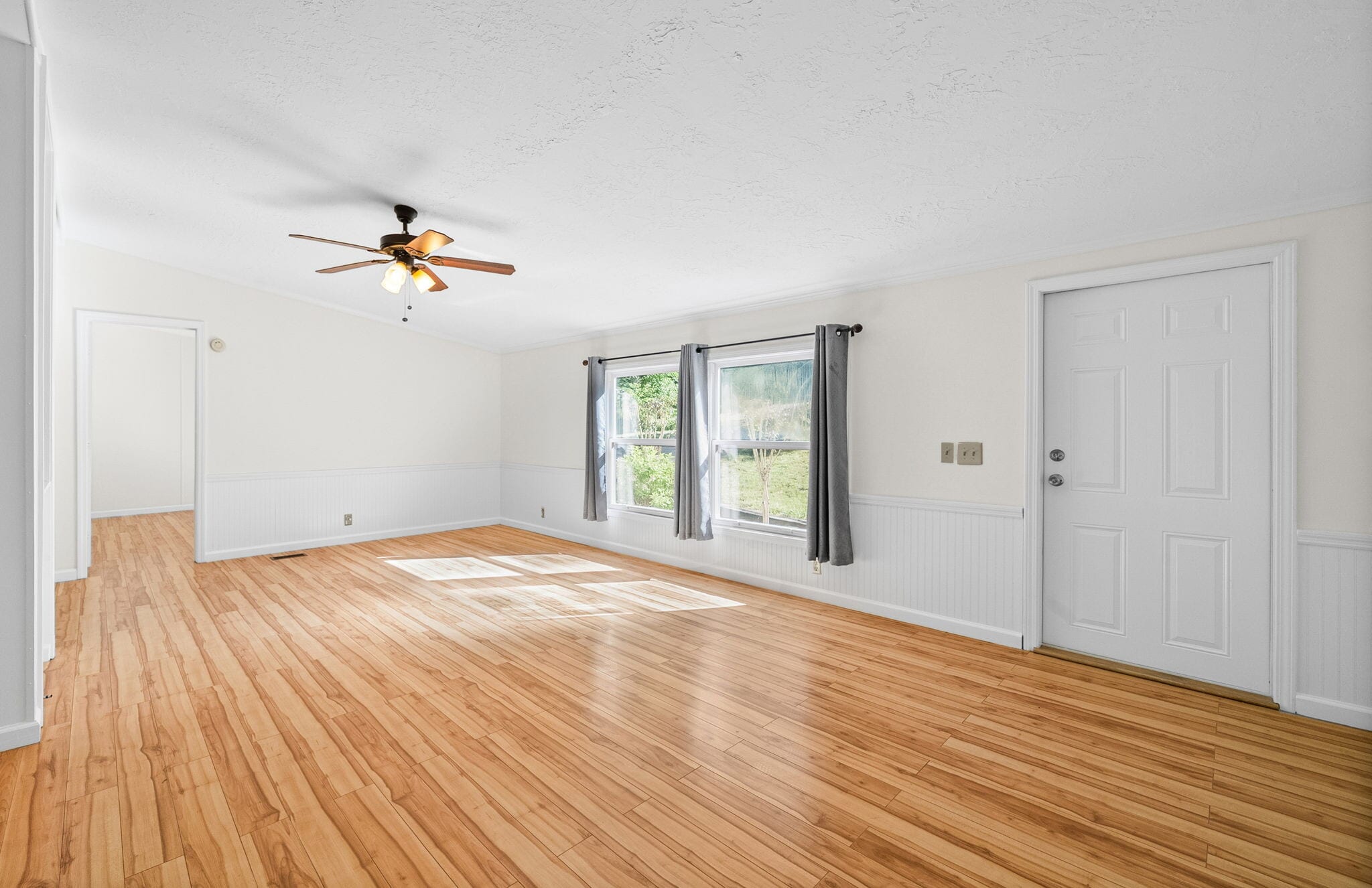 Building Photo - 315 Riverview Dr