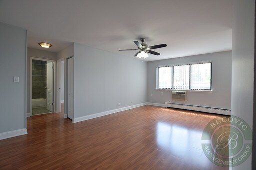 Building Photo - 5534 N Winthrop Ave