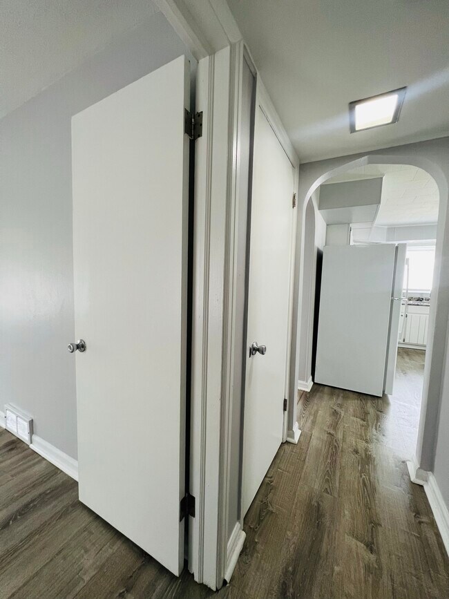 Building Photo - 5227 47th Ave