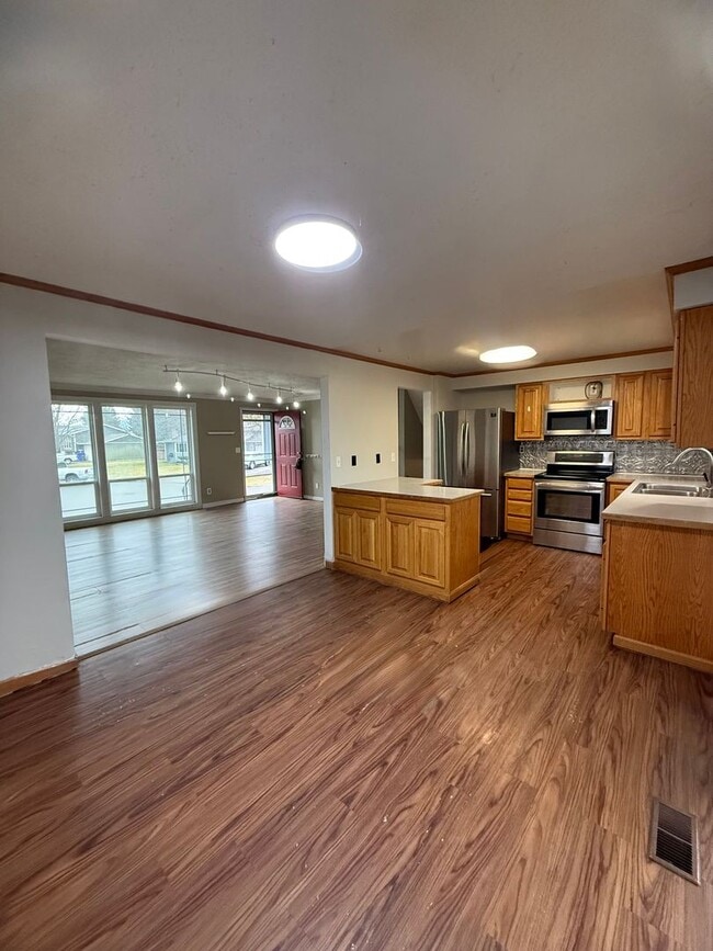 Building Photo - Quiet Cul-de-Sac | 3 Bed / 3 Bath + Bonus Rooms | Spokane Valley