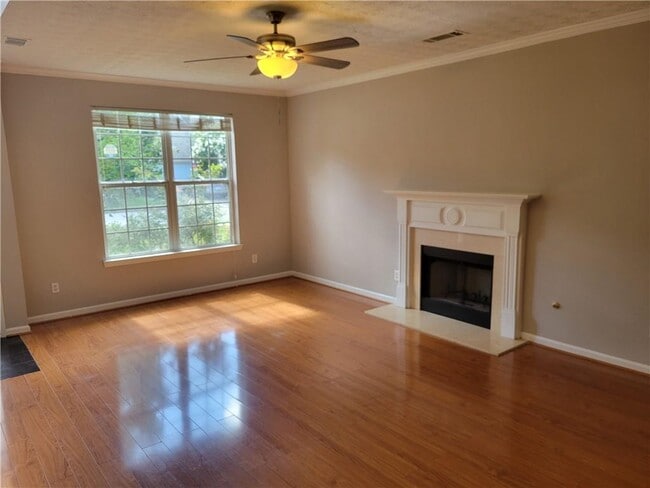 Building Photo - 310 Hulan Way