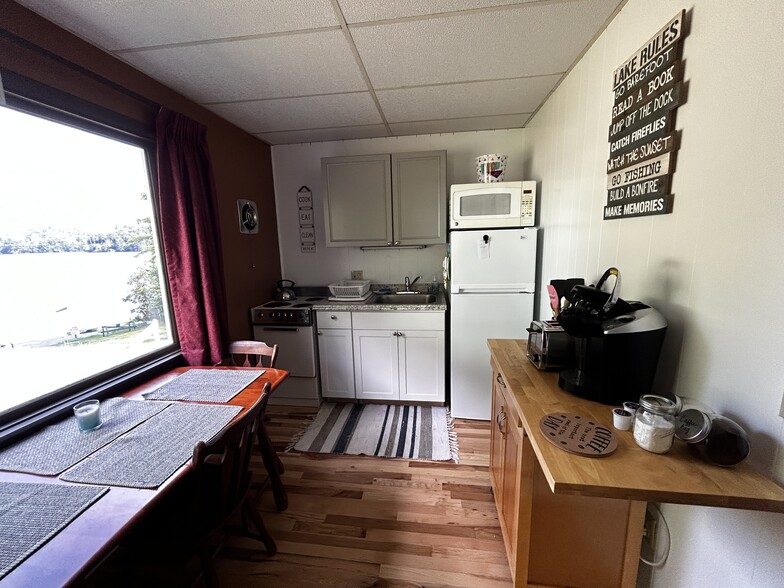 Building Photo - 302 Lake Ave