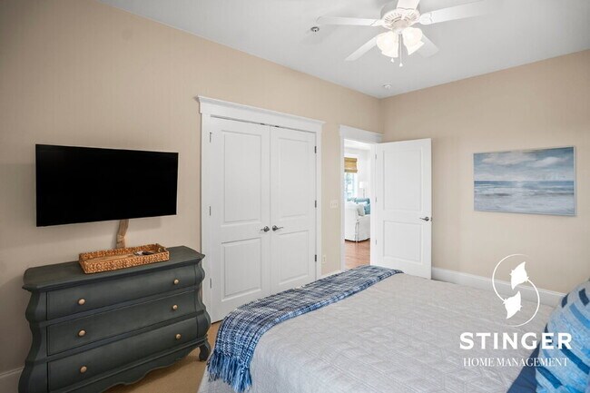 Building Photo - 700 Bay St