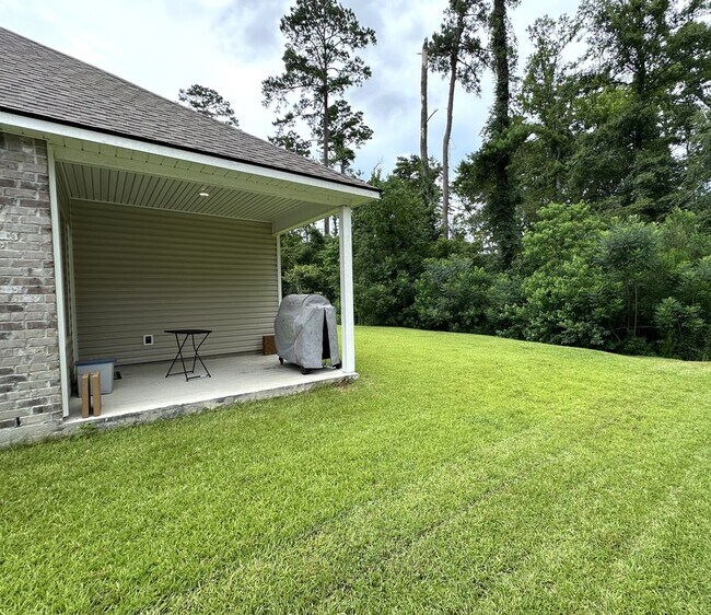 Building Photo - 42423 Landing View Rd