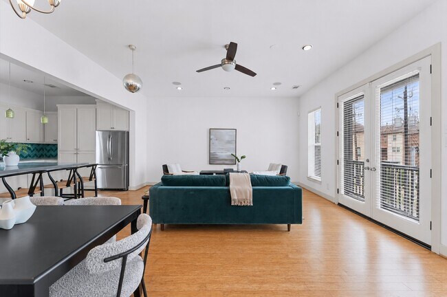 Building Photo - 1121 Moy St