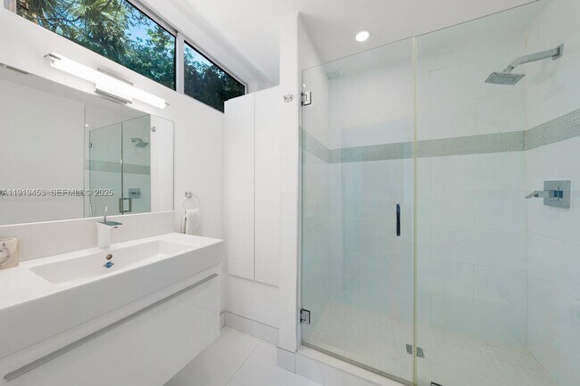 Building Photo - 3861 Kumquat Ave