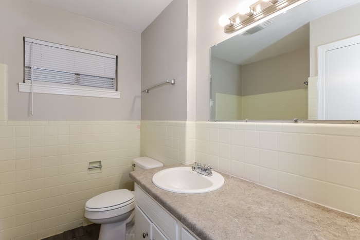 Building Photo - 5544 Wayneland Dr