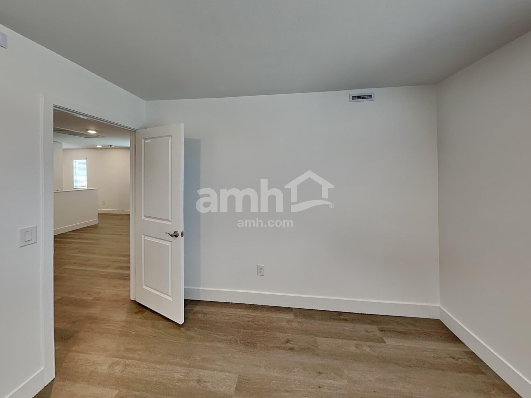 Building Photo - 9635 Harkes Dr