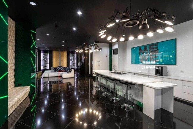 Building Photo - 2525 McCue Rd