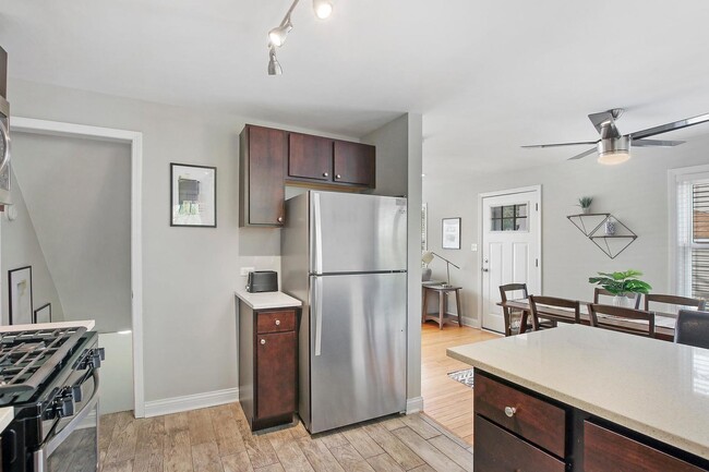 Building Photo - 5068 N Parkside Ave