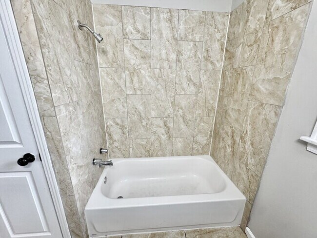 Building Photo - 1051 Mosby Rd