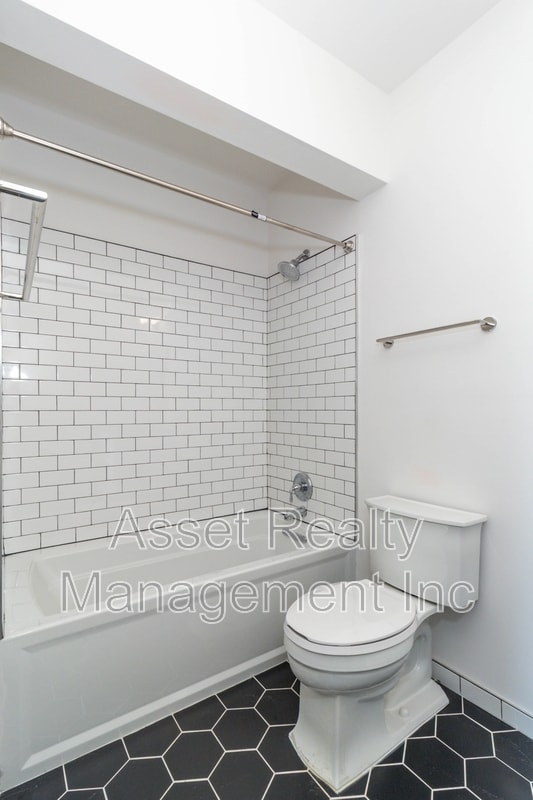 Building Photo - 1110 Franck St
