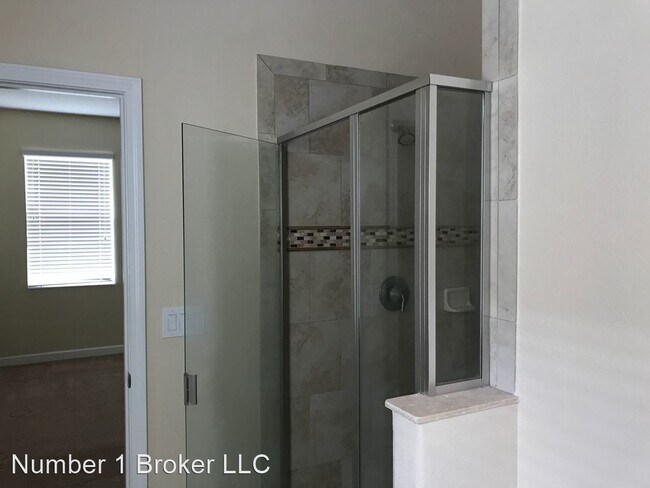 Building Photo - 4 br, 3.5 bath House - 15123 Driftwood Ben...