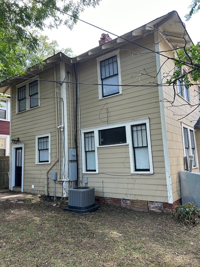 Building Photo - 1104 Belleview St