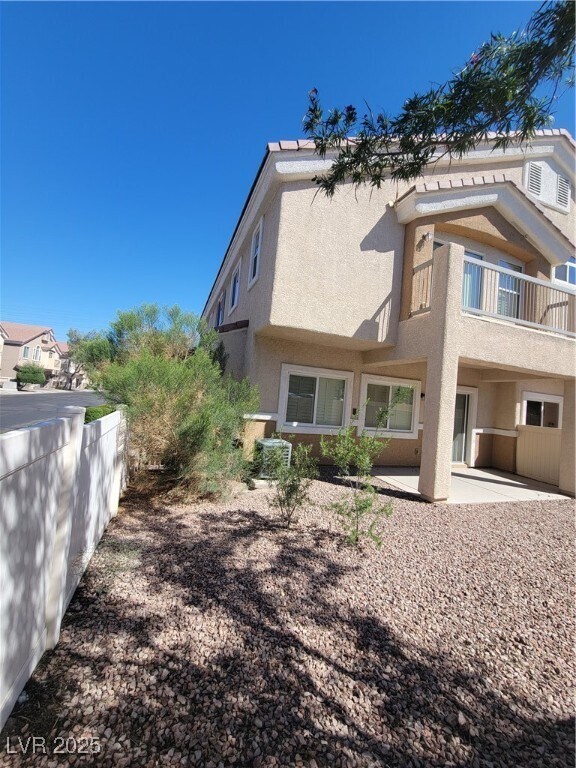 Building Photo - 9967 Aspen Rose St