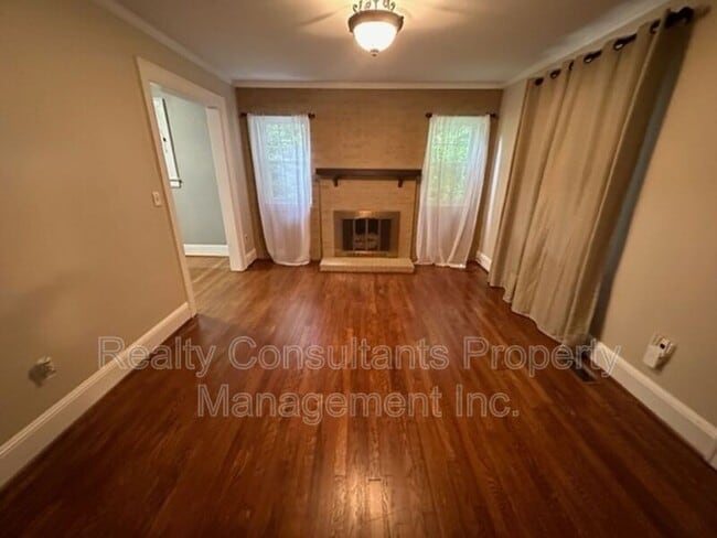 Building Photo - 519 Dick St