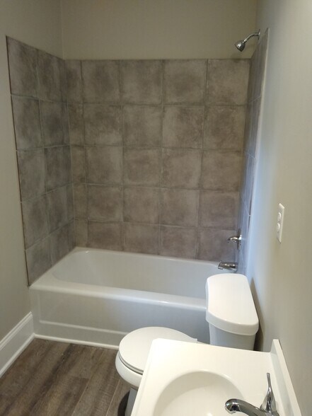 Building Photo - 36 Dorland Ave SW