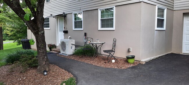 Building Photo - 487 Kentucky Ave