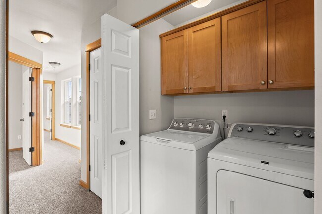 Building Photo - 3 Bed/ 2.5 Bath home in Woodstock neighbor...