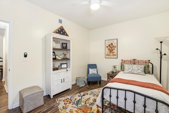 Building Photo - 2801 Chancellorsville Dr