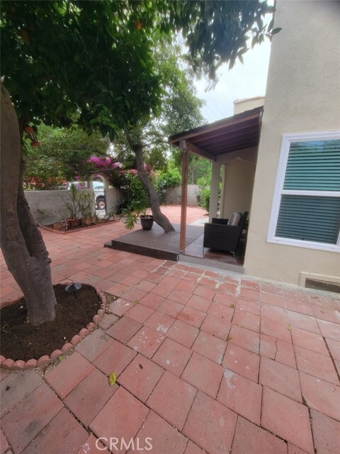 Building Photo - 1011 San Pascual Ave