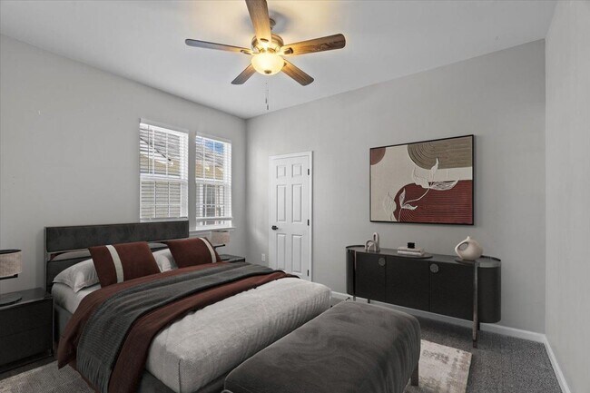 Building Photo - 1205 Forest Ave