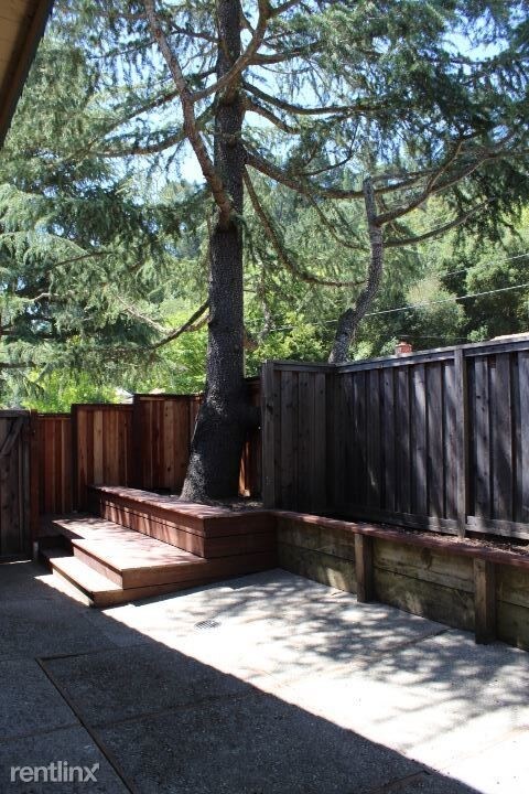 Building Photo - 2 br, 2 bath Apartment - 2057 Donald Dr