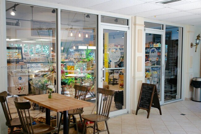 Building Photo - 151 Crandon Blvd