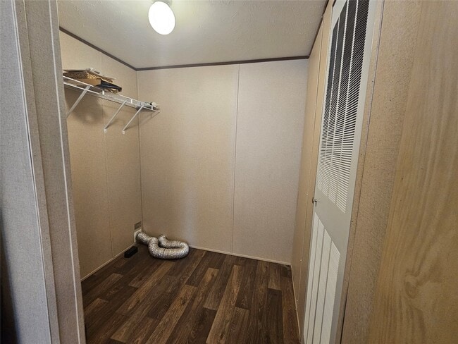 Building Photo - 16299 Crockett Martin Ests Dr