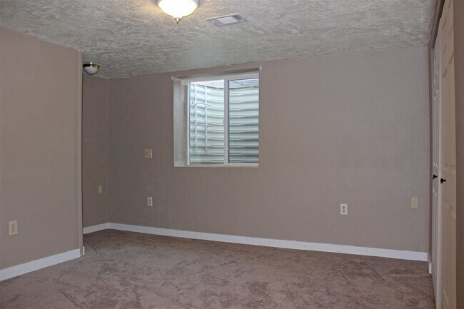 Building Photo - 7210 W Brookover Dr