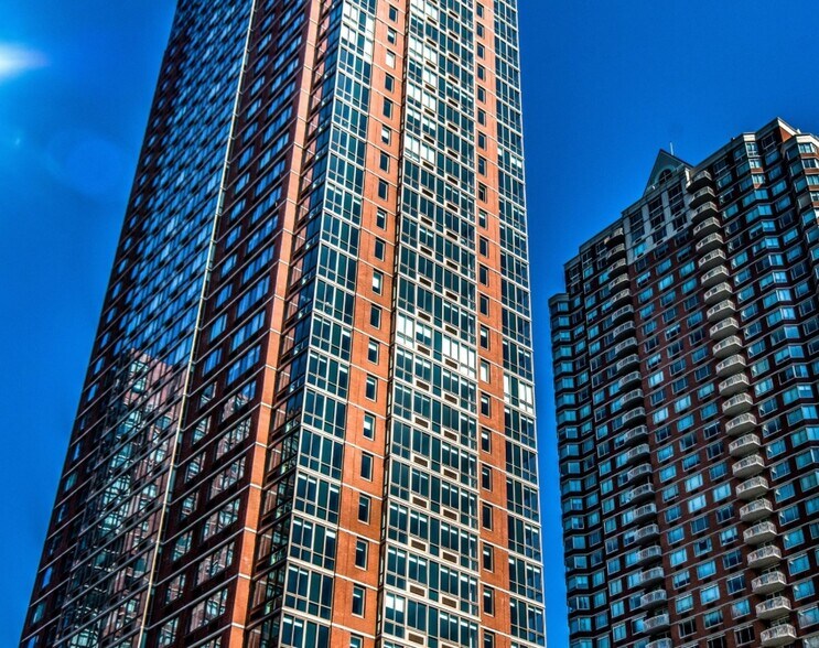 The BLVD Collection 425 Washington Blvd Jersey City NJ 07310