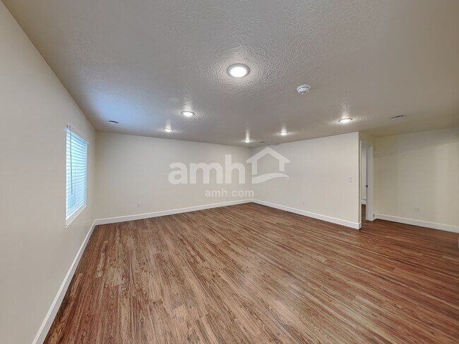 Building Photo - 11068 S Stream Rock Rd