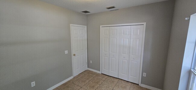 Building Photo - 607 Escondido Ct