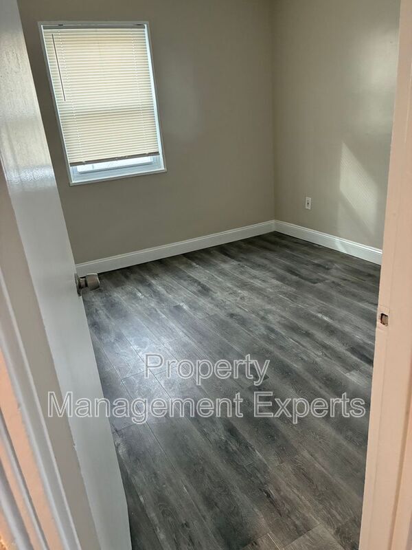 Building Photo - 1841 N Dinwiddie St