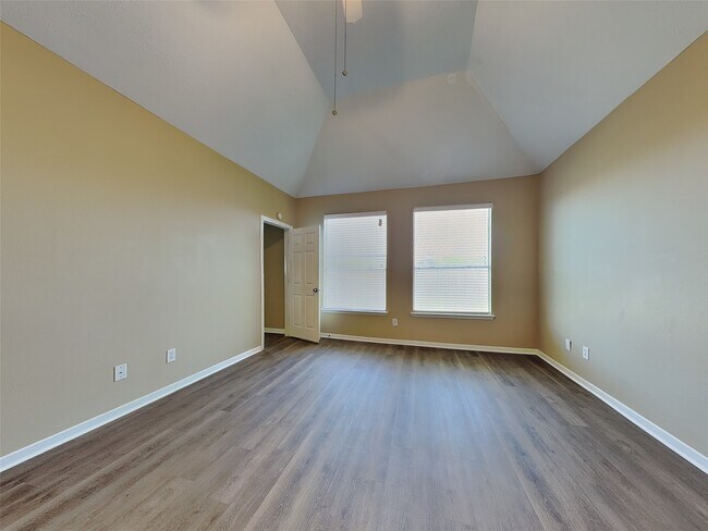 Building Photo - 22806 Tara Way Dr