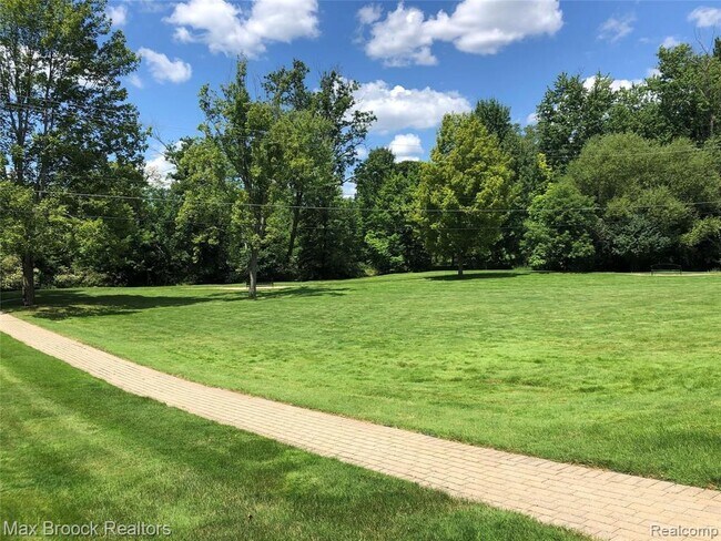 Building Photo - 1115 N Old Woodward Ave