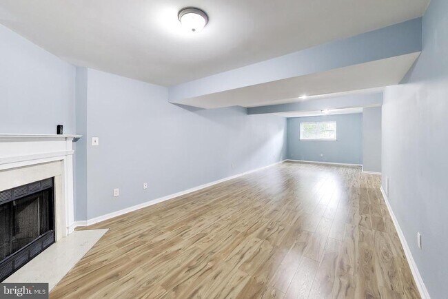 Building Photo - 14179 Compton Valley Way