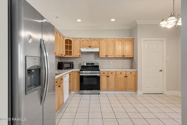 Building Photo - 133 Herlil Cir