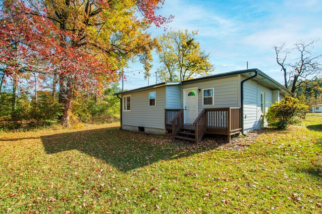 Building Photo - Ranch Home Minutes from Falls Lake, Utilit...